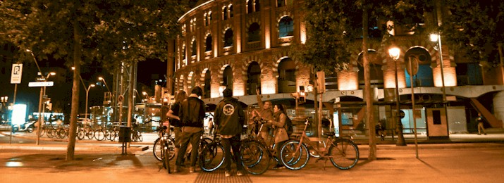 Save 15% Off Barcelona Night Bike Tour with Local Tapas and Cava Stop