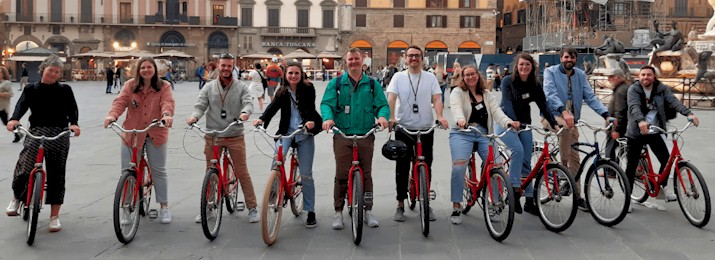 Florence at Night Bike Tour with Wine and Aperitivo Picnic. Save 15% with Coupon Code